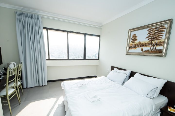 Room 30 of 123