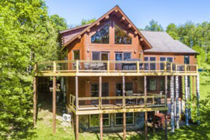 Splash Mountain Six Bedroom Holiday Home