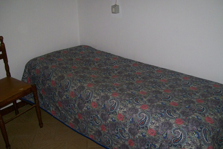 Room 3 of 7