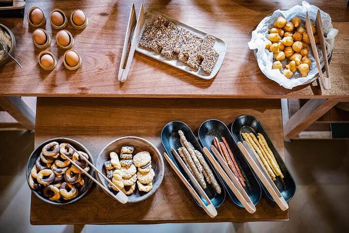 Breakfast/Coffee Service 115 of 142