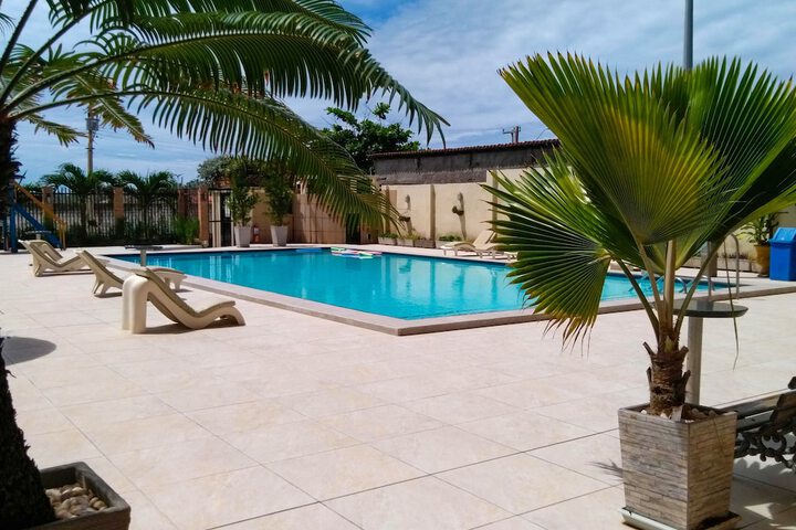 Hotel Pool