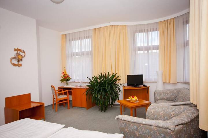 Room 15 of 36