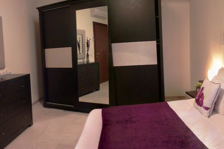 Room 3 of 46