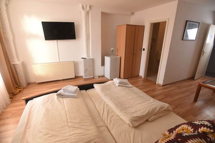 Room 11 of 46