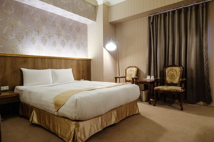 Room 9 of 47