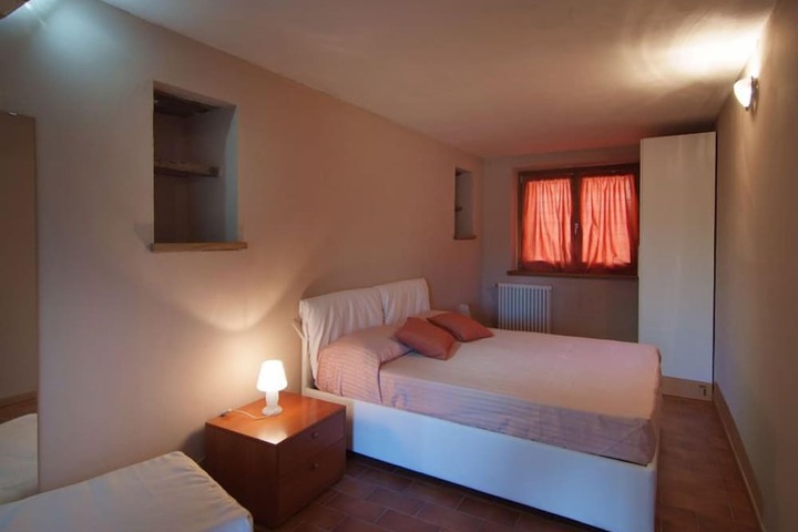 Room 10 of 34