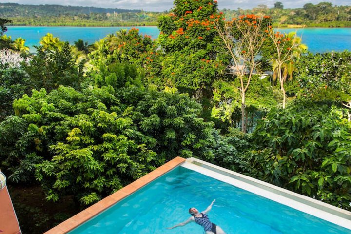 Hotel Pool