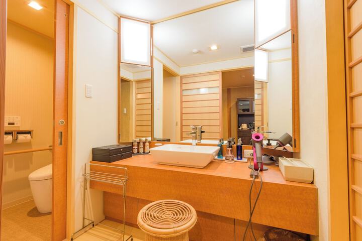 Clean Restrooms