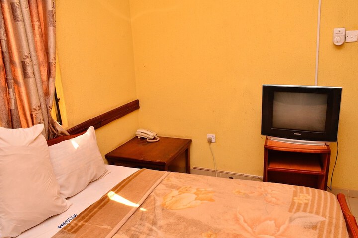 Room 15 of 37