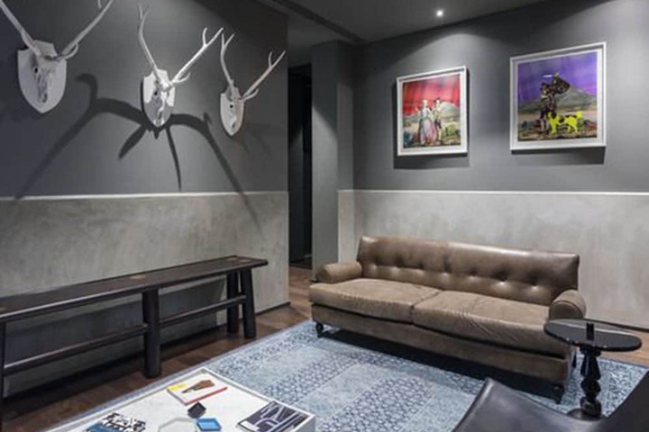 Lounge 64 of 66