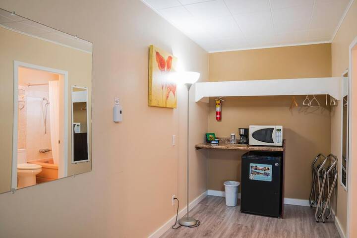 Room 11 of 48