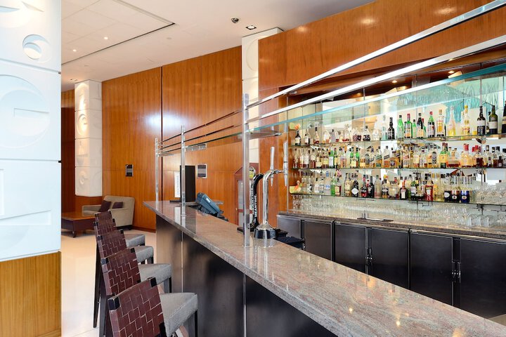Lounge 70 of 90