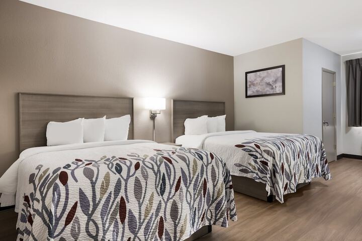 Superior 2 Queen Beds (5 of 10)