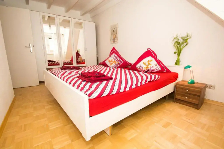 Room 2 of 11