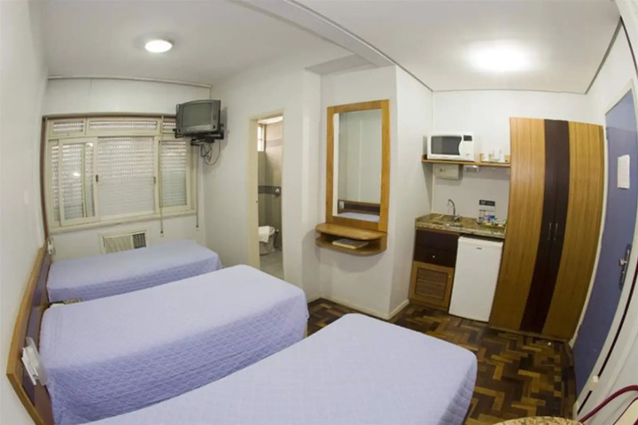 Room 4 of 13
