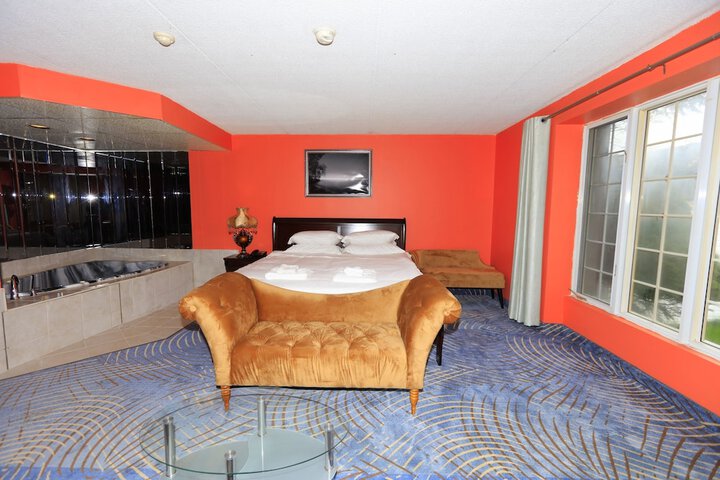 Room 4 of 40