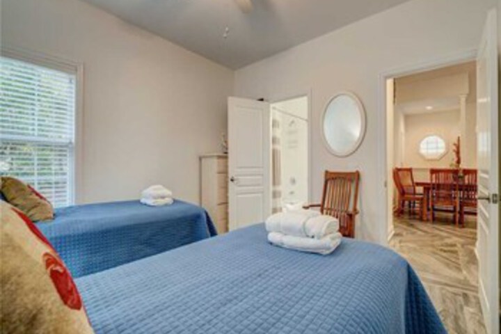 Room 35 of 41