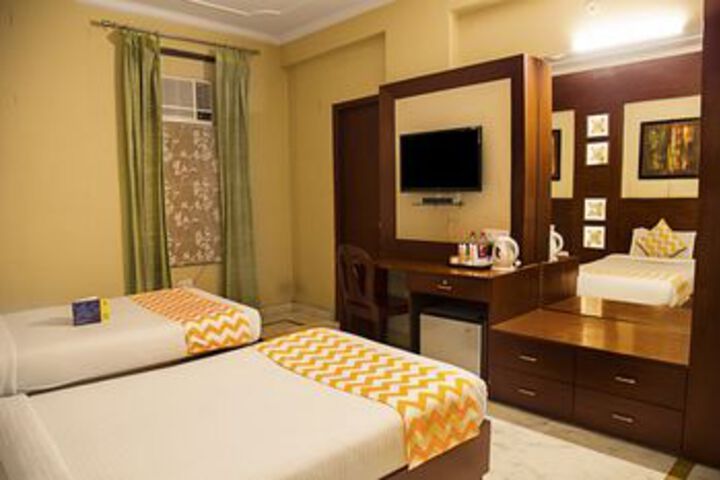 Room 9 of 26