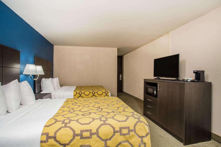 2 Double Beds (4 of 9)