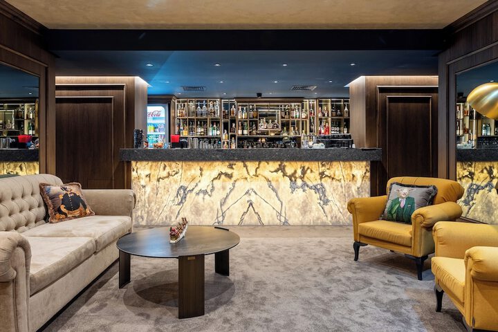 Guest Lobby