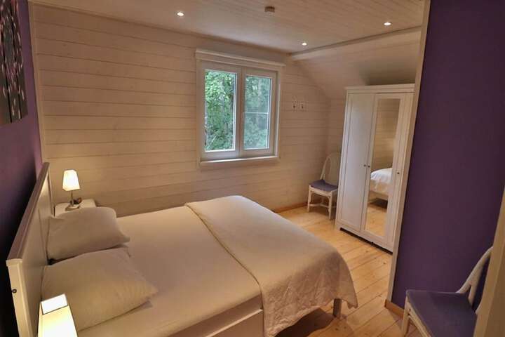 Room 3 of 41