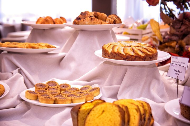 Breakfast/Coffee Service 42 of 48