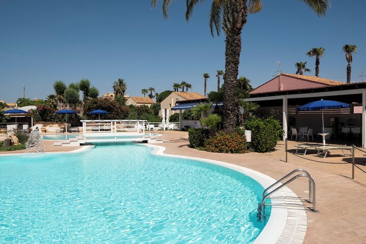 Pool Hotel