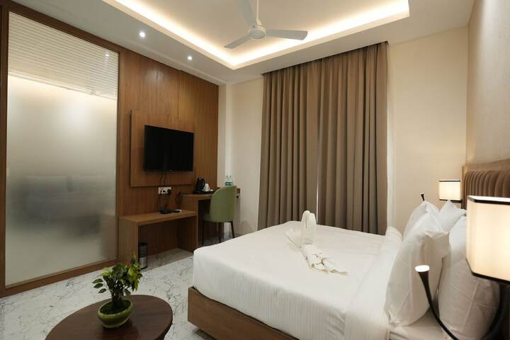 Room 12 of 34