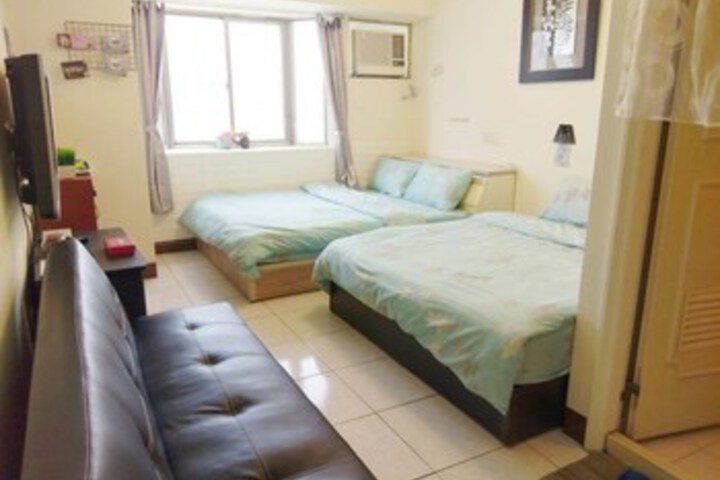 Room 10 of 17