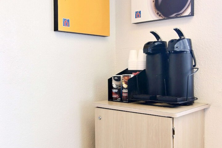 Breakfast/Coffee Service 23 of 30