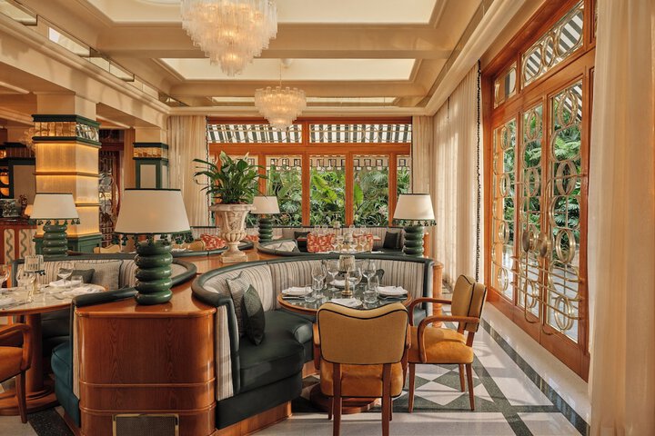 Dining 48 of 64