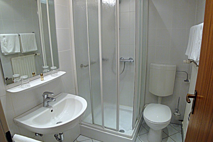Room 20 of 35