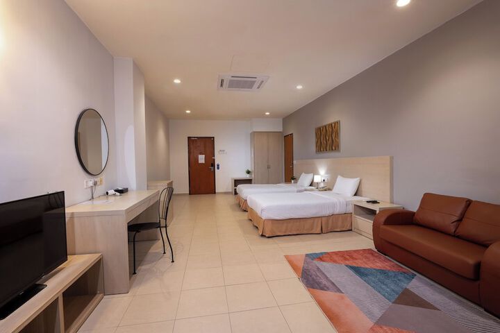 Room 30 of 74