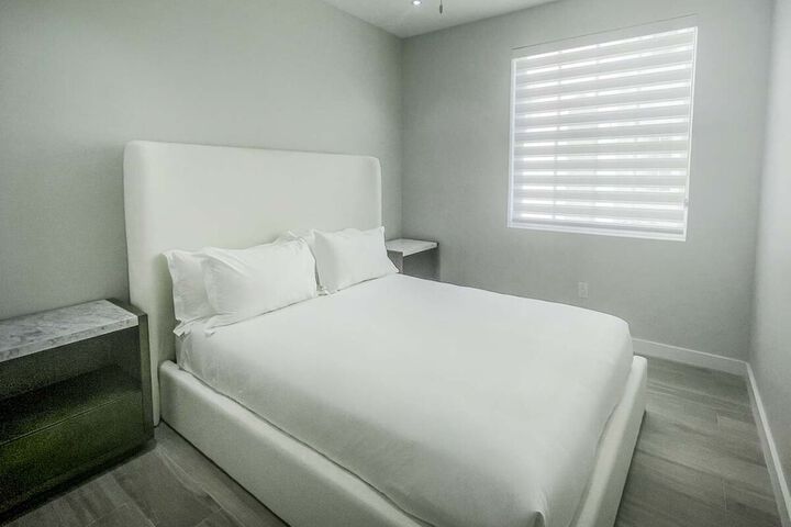 Room 70 of 172