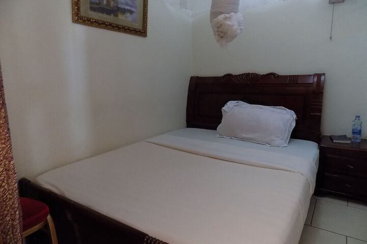 Room 4 of 55