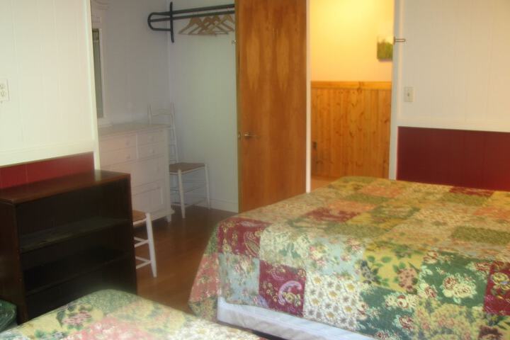 Room 33 of 46