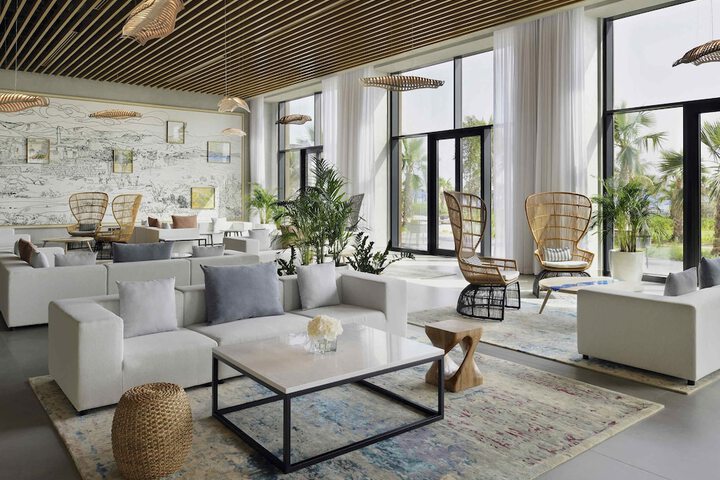 Lounge 186 of 259