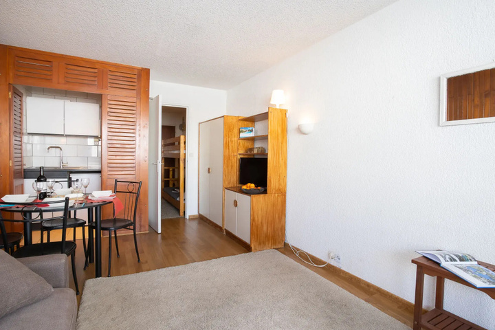 Room 5 of 19