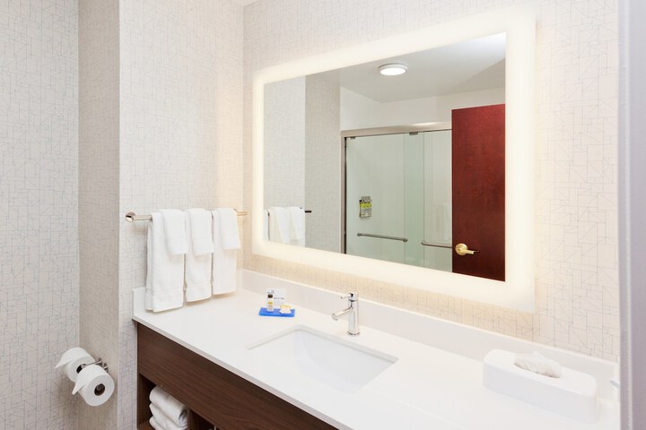 Suite Mobility Accessible Tub (14 of 17)