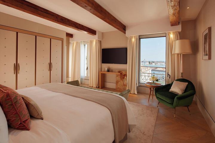 Room 50 of 150