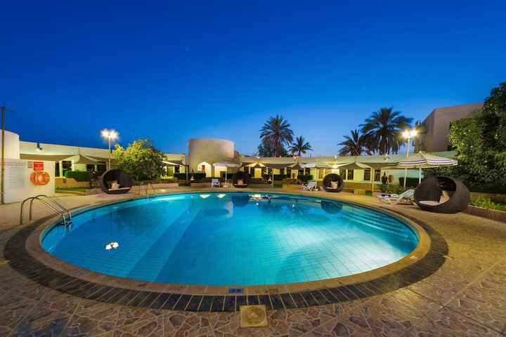 Pools & Facilities