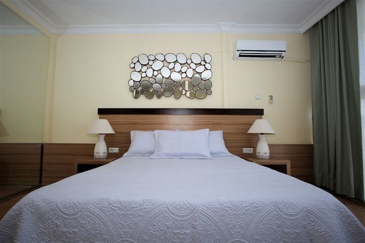 Room 4 of 37