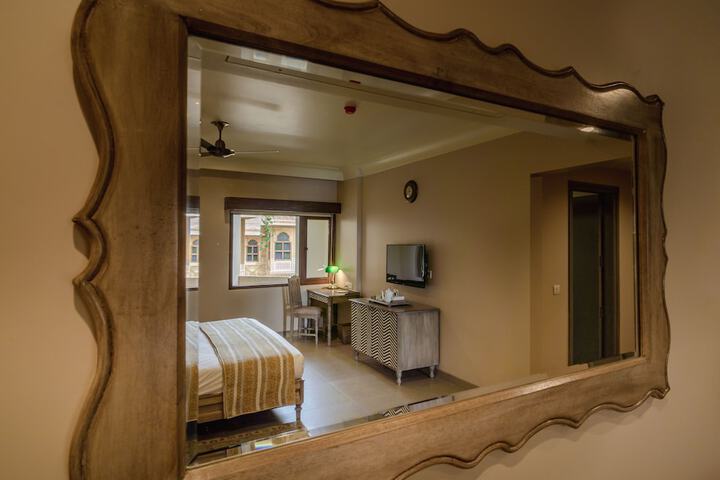 Room 3 of 27