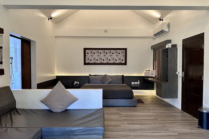 Room 10 of 169