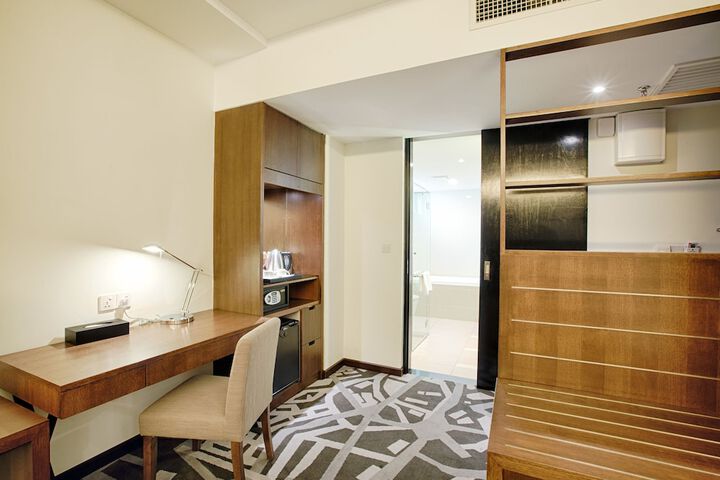 Room 10 of 39