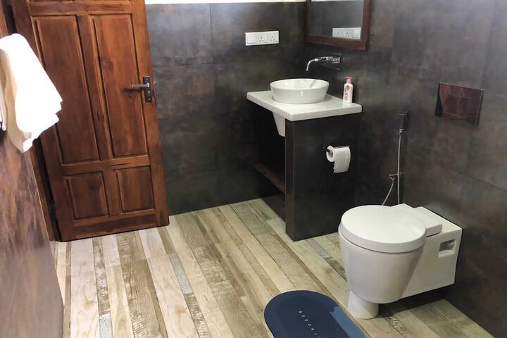 Room 15 of 32