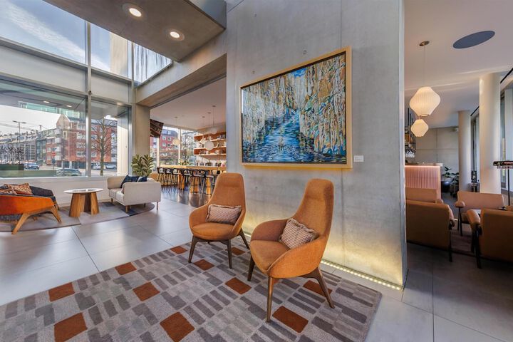 Entrance & Lobby