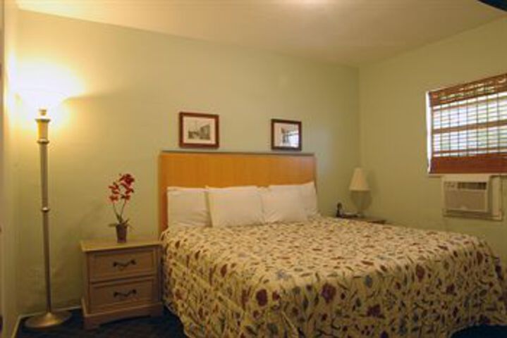 Room 8 of 23