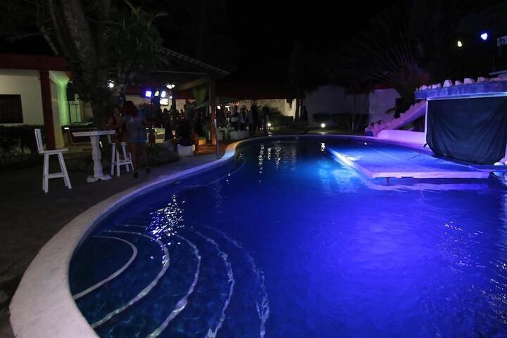 Pool 19 of 41