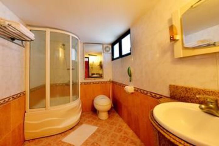 Room 6 of 26